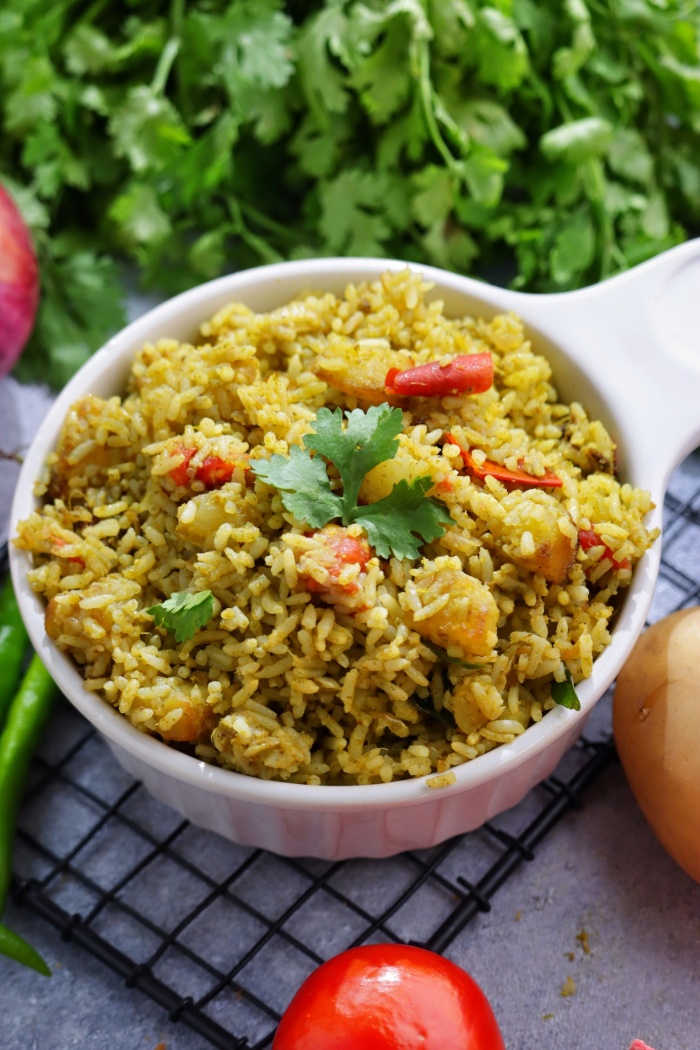 Aloo Rice | Easy Aloo rice with Leftover rice | Potato Rice