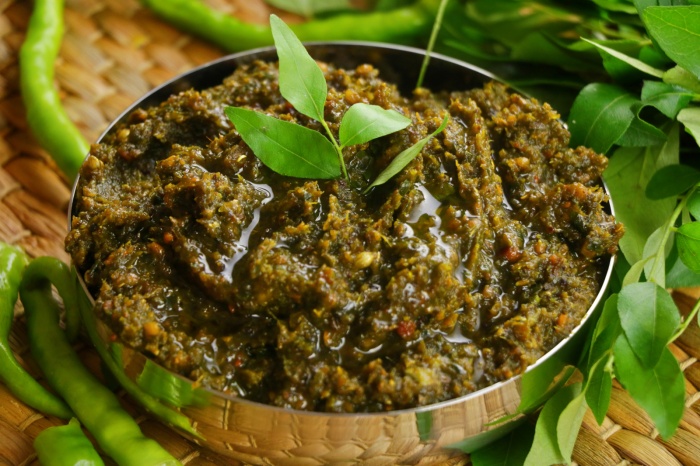 Andhra Curry Leaves Pickle | Karivepaku Nilva pacchadi