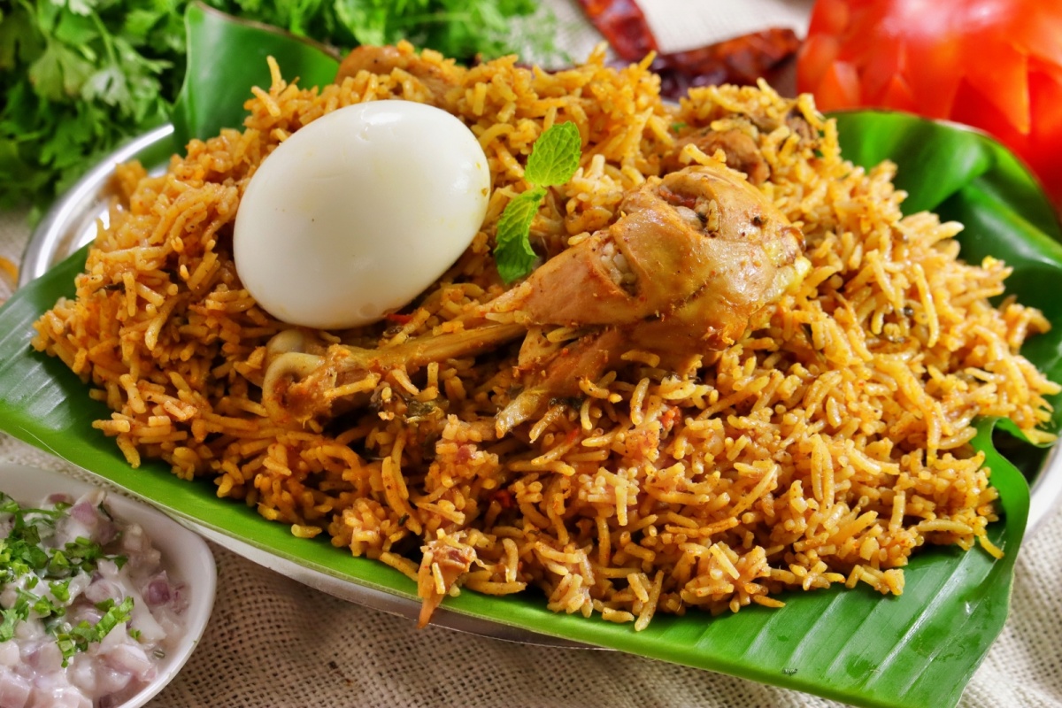 Chettinad Chicken Biryani | Chettinadu Chicken Dum Biryani | Vismai Food