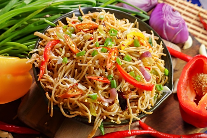 Restaurant style Chilli Garlic Veg Noodles | Chilli Garlic Noodles Recipe | How to make Chilli Garlic Noodles at home