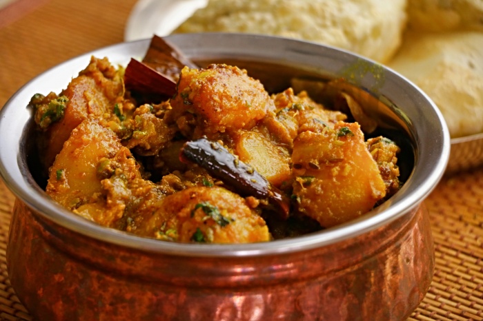 Bengali Style Aloor dum |  Aloo Dum Recipe | Bengali Style Potato Curry